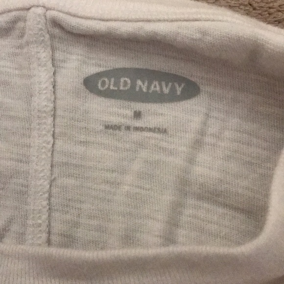 Old Navy medium white short sleeved shirt with Happy front pocket 💕 - Picture 3 of 4